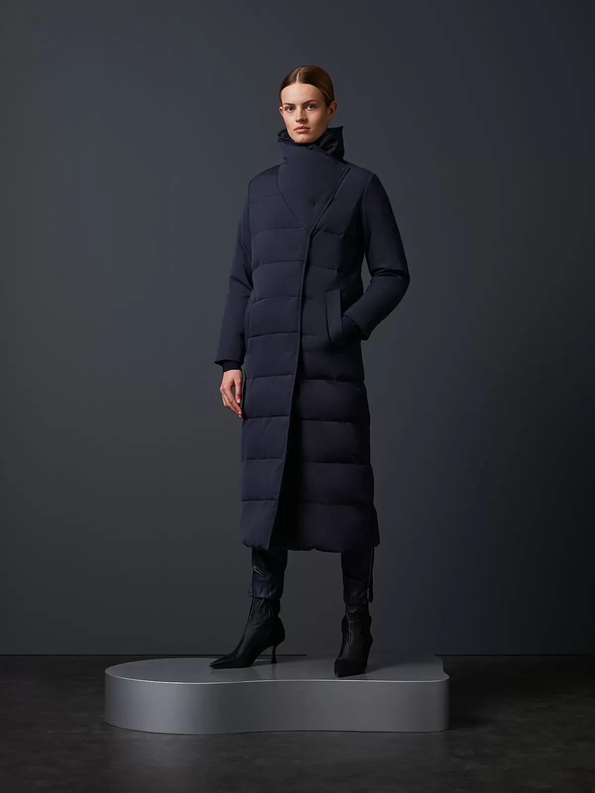 New AlphaTauri Primaloft® Maxi Puffer Coat Navy