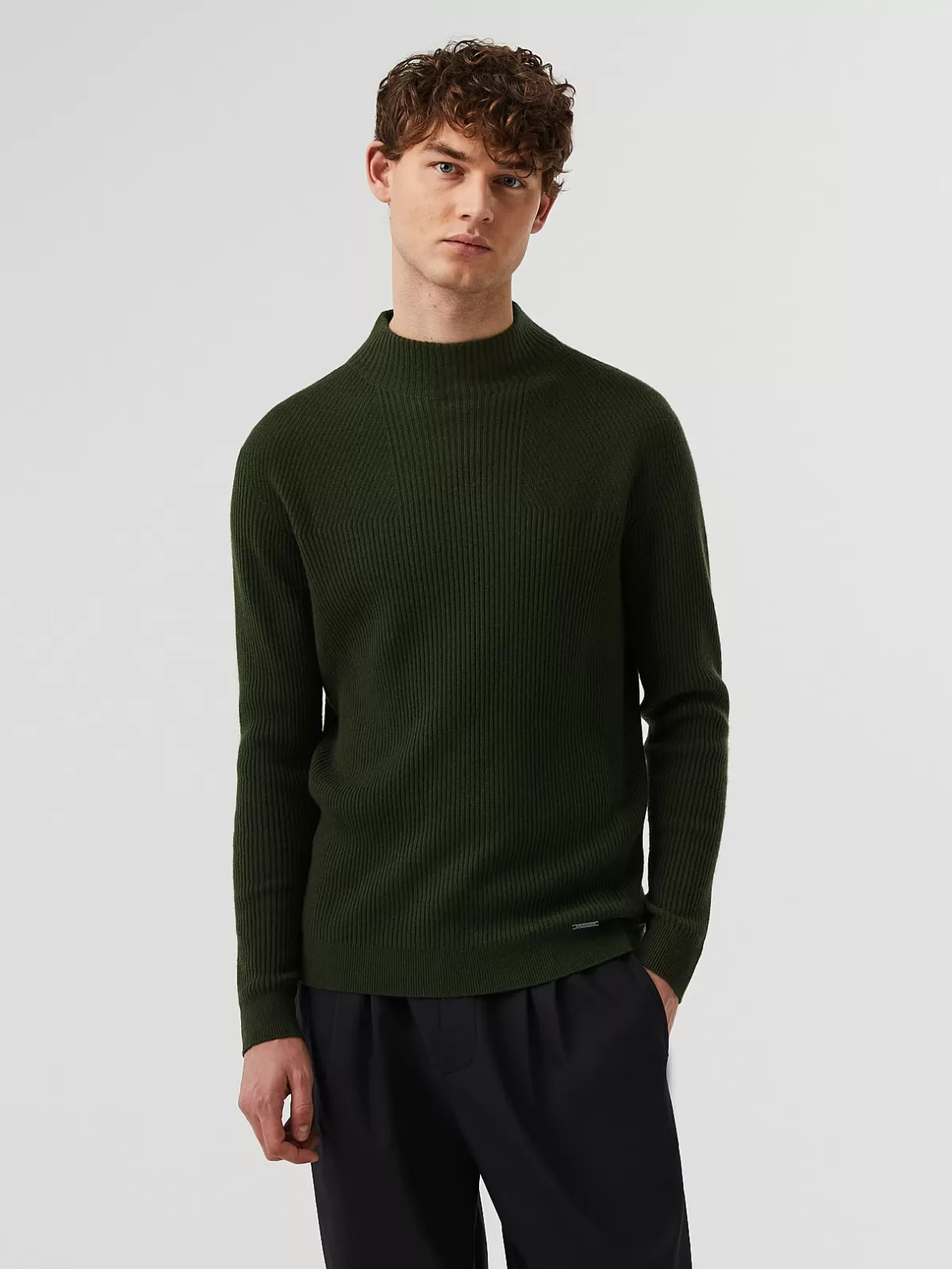 New AlphaTauri Seamless 3D Knit Cashmere-Blend Turtleneck Sweater Dark Green