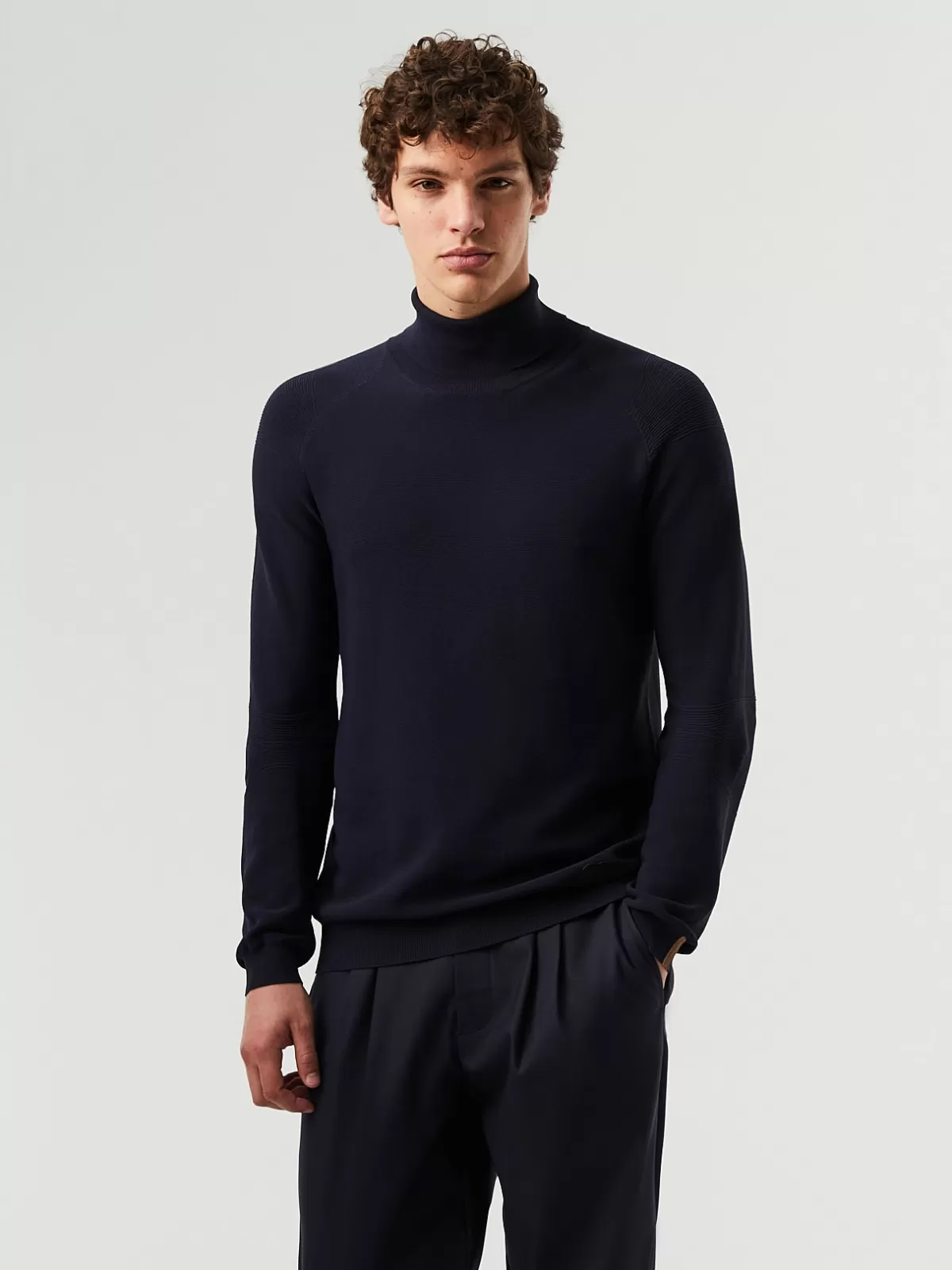 Outlet AlphaTauri Seamless 3D Performance Knit Turtleneck Sweater Navy